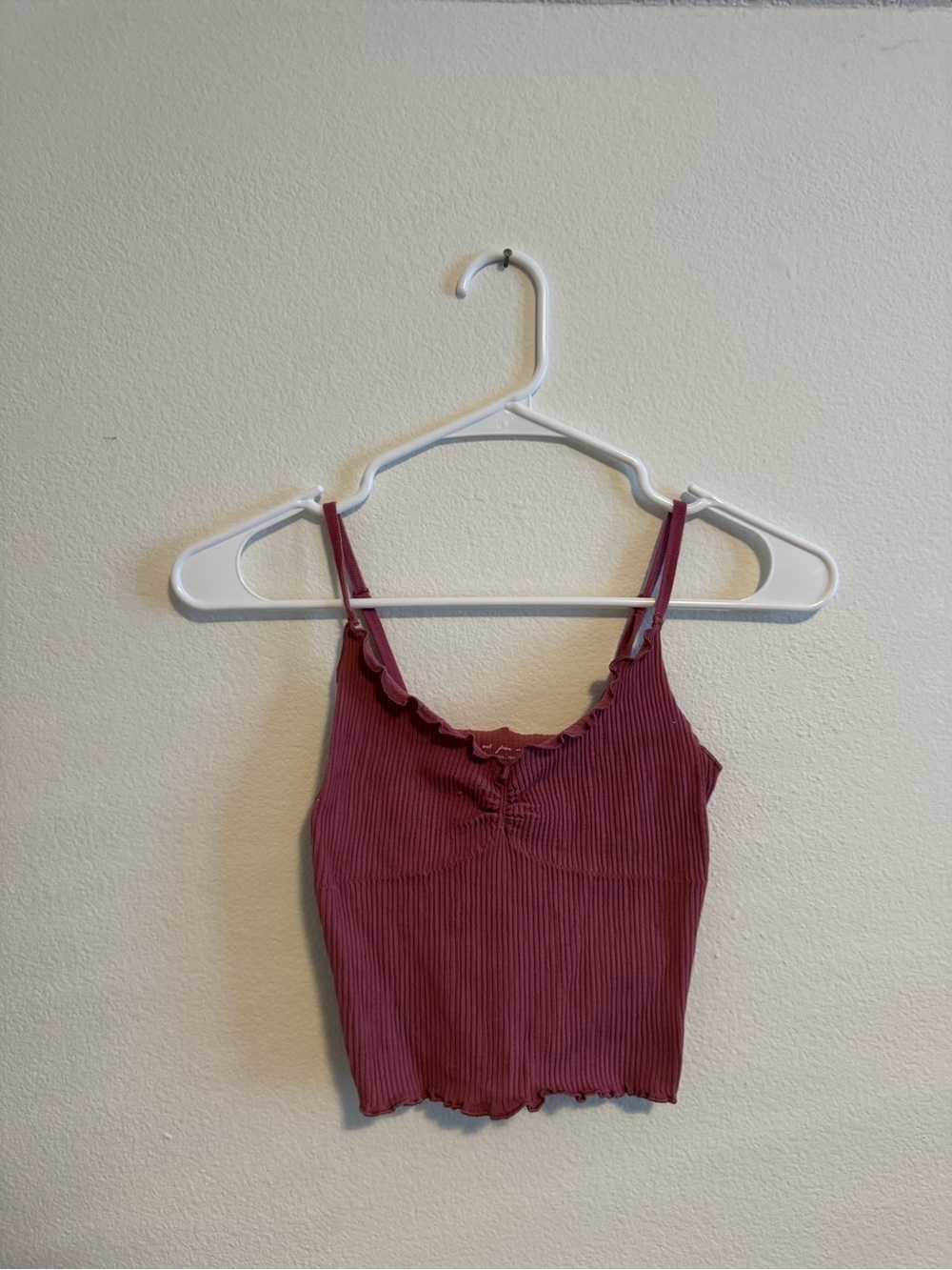 Urban Outfitters Ribbed Scallop-Trim Cami in Mauve Rose